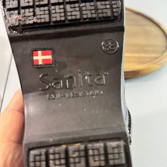 Sanita Black Patent Leather Clogs Comfort Slip On Women Size 38 US Size 7 - Picture 10 of 16